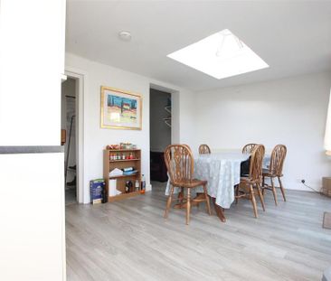 4 bedroom house to rent - Photo 3