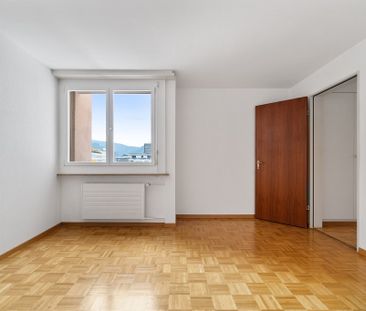 Appartement très lumineux de 4.5 pièces au 4ème étage - Photo 4