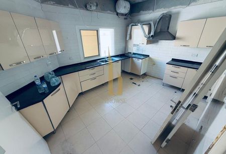 Independent Villa | Private Garden | Maids Room - Photo 4