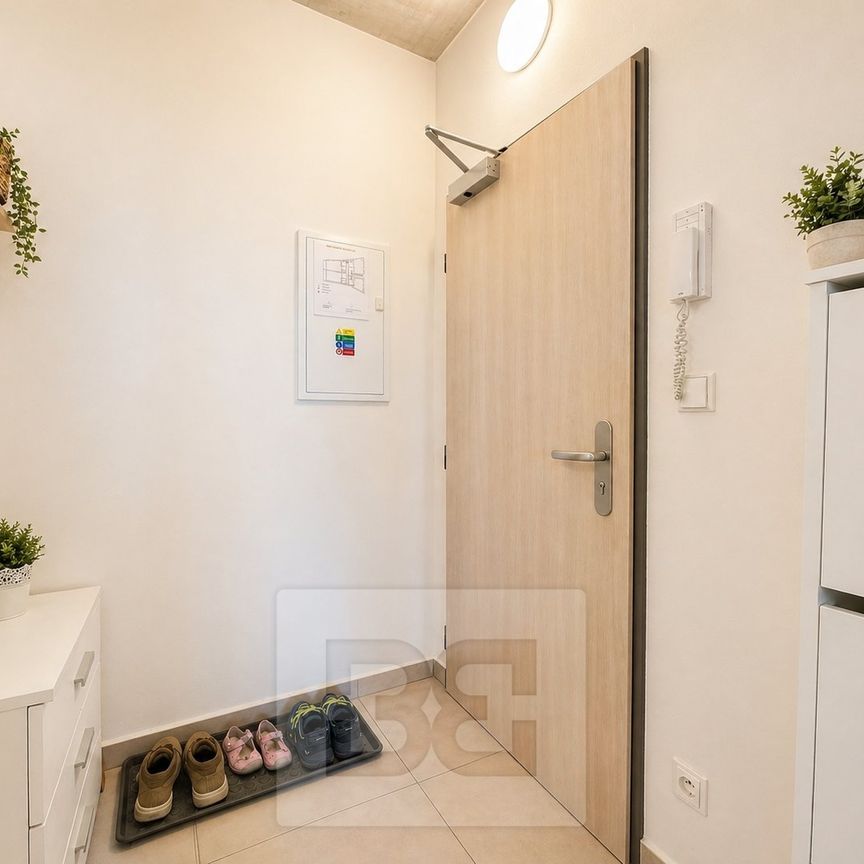 Pronájem bytu 1+kk a garsoniéry 38 m² - Photo 1