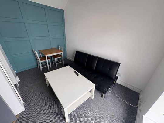 3 bedroom flat to rent - Photo 1