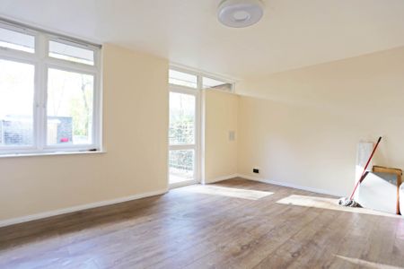 Price £2,300 pcm - Available Now - Unfurnished - Photo 2