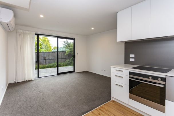 Lovely two bedroom townhouse – periodic tenancy. - Photo 1