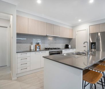 Executive Style Living - 4 Bedroom Home - Photo 6