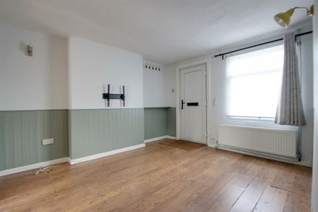 High Street, Wing - Photo 2