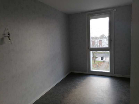 Location : Appartement 4 pièces 71 m2 – GRAND CHARMONT - Photo 4