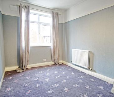 2 bedroom end of terrace house to rent - Photo 2