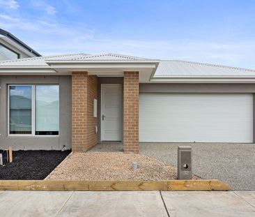 Stunning 4-Bedroom Home with Modern Amenities in Heart of Wollert! - Photo 3