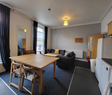 7 Bed Student Accommodation - Photo 5