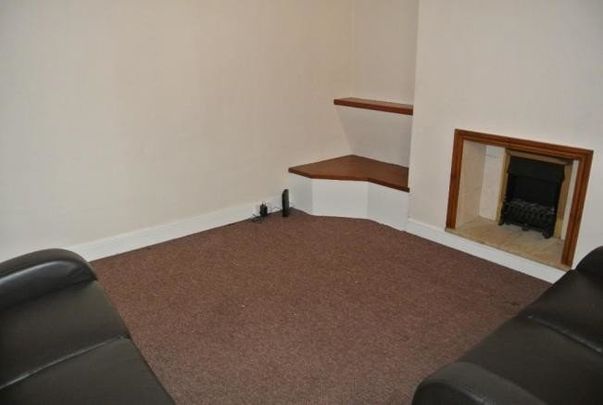 2 Bed - 9 Beamsley Place, Hyde Park, Leeds - LS6 1JZ - Student - Photo 1