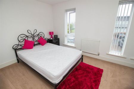 2 bedroom end of terrace house to rent - Photo 5