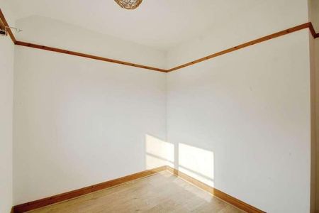 Ives Road, Langley, SL3 - Photo 2