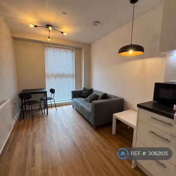 Studio to rent - Photo 1