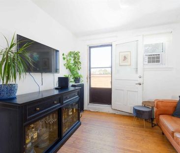 For Lease - 17 Fairholt Road Unit# Upper, Hamilton, Ontario - Photo 2