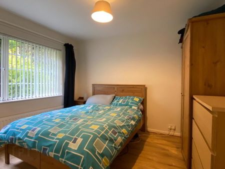 11 Strathearn Court, Holywood, BT18 9NP - Photo 4