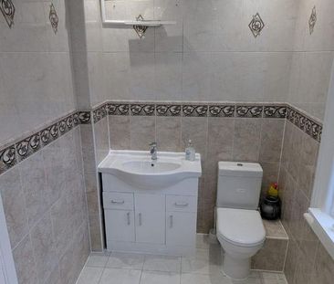 3 bedroom terraced house to rent - Photo 6