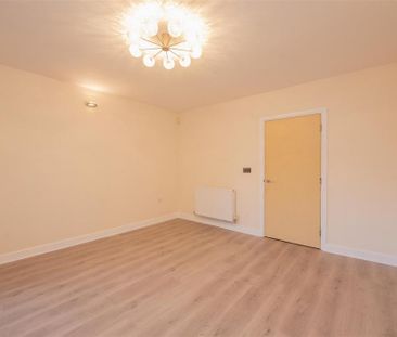 3 bedroom townhouse to rent - Photo 2