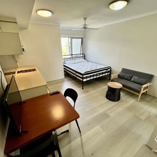 CITY STUDIO - Photo 1