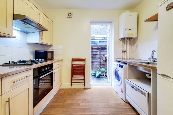 Senrab Street, E1 - Photo 1