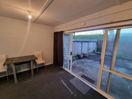 Central panmure - Photo 3