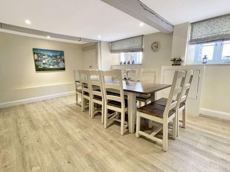 4 bedroom terraced house to rent - Photo 3