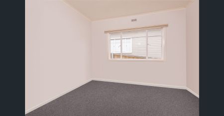 Comfortable Home in Claremont - Photo 5