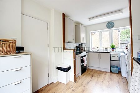 Uvedale Road, Enfield, Middlesex, EN2 6HD - Photo 2