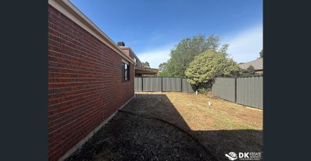 Family Home in the Heart of Point Cook - Photo 5