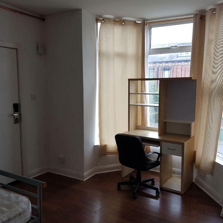 1 bedroom flat to rent - Photo 1