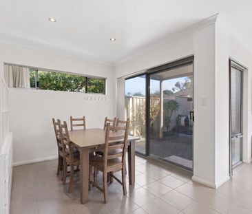 Beautifully Presented & Private 3-Bedroom Villa in a Fantastic Loca... - Photo 3
