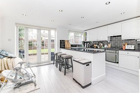 3 bedroom semi-detached house to rent - Photo 5