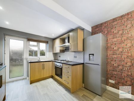 2 bedroom terraced house to rent - Photo 2