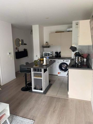 location Appartement T2 DE 38.55m² À POISSY - Photo 2