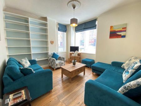 2 bedroom flat to rent - Photo 2