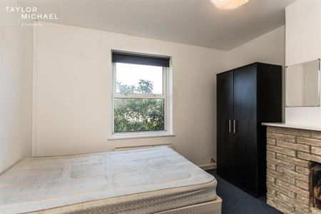 5 bedroom semi-detached house to rent - Photo 5