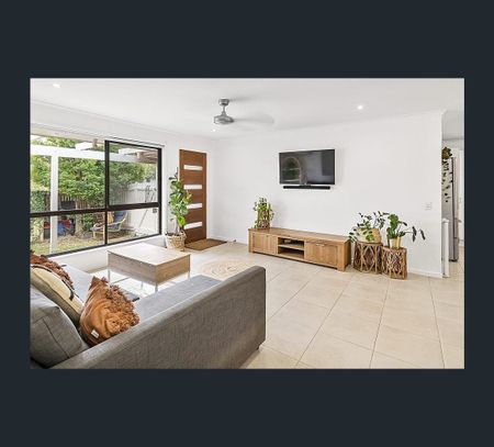 1/196 Whiting Street, Labrador, Qld 4215 - Photo 5