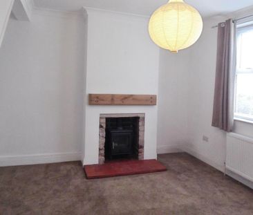 2 bedroom terraced house to rent - Photo 2