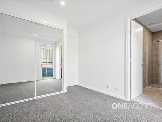 MODERN FAMILY HOME IN A QUIET HORSLEY LOCATION - Photo 1