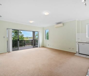 Stylish, Low-Maintenance Living for Over 55s - Photo 1