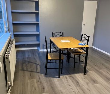 2 Bed Flat, Purpose Built, SE13 - Photo 1