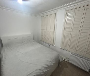 Room in a Shared House, Mayo Road, CR0 - Photo 3