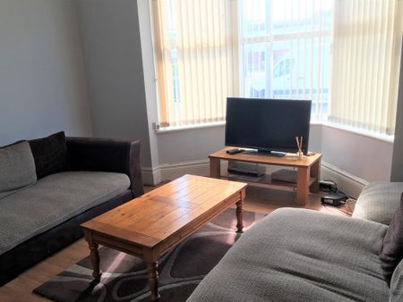 1 bedroom in a house share to rent - Photo 5