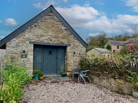 1 bedroom mews to rent - Photo 5