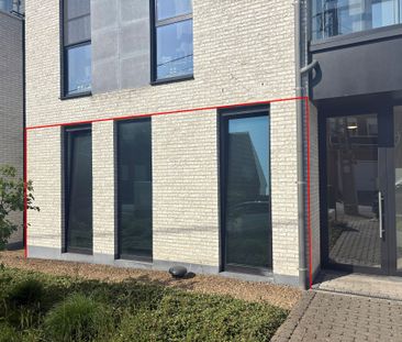 Ruim gelijkvloers appartement te huur - Photo 3