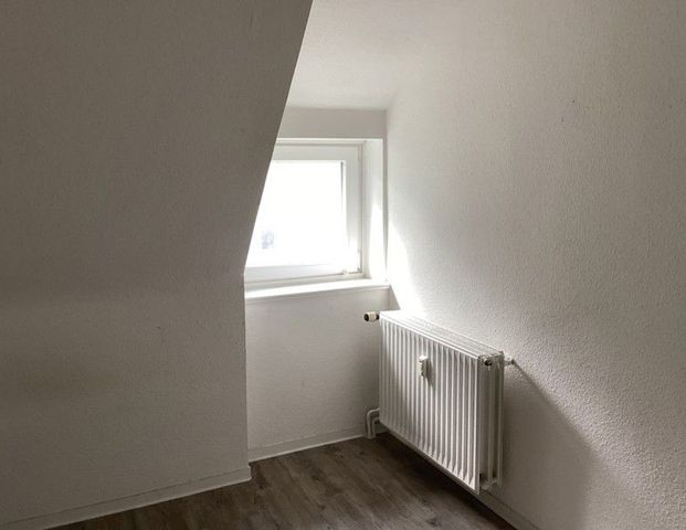 Lust auf Veränderung? Günstige 2-Zimmer-Wohnung im Dachgeschoss - Photo 1