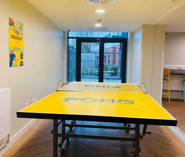 Large High Single Ensuite - Photo 3