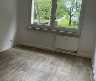 ***neu sanierte 4-Raumwohnung mit großen Balkon**** - Foto 1