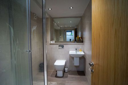 5 St Peters Close, S1 2EJ - Photo 4