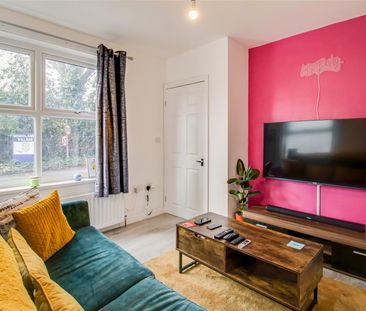 Woodlands Village, Wakefield - Photo 5