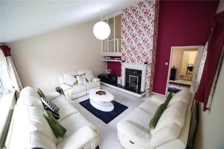 4 bedroom detached house to rent - Photo 2